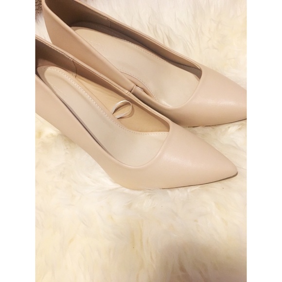 Forever 21 Shoes - Forever 21 Nude heels practically new!